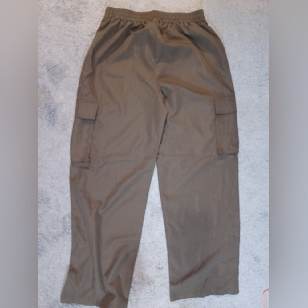 NWOT high waisted cargo pants size 10 - Picture 7 of 8